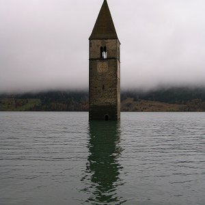 Kirchturm Graun am Reschenstausee