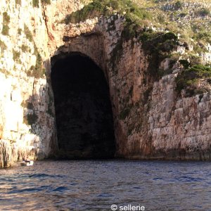Höhle im Karst in Albanien