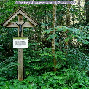 Gedenkkreuz im Bodinggraben