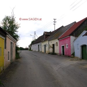 Kellergasse - eine der Schönsten im Weinviertel