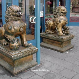 Drachen vor Chinarestaurant