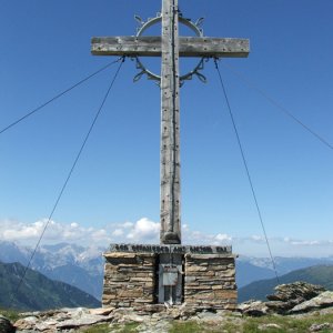 Mölser Berg, Gipfelkreuz