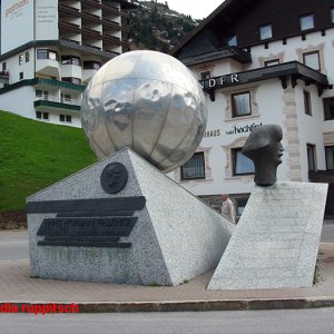 obergurgl: piccard-denkmal