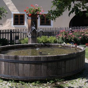 Holzbrunnen Pfunds