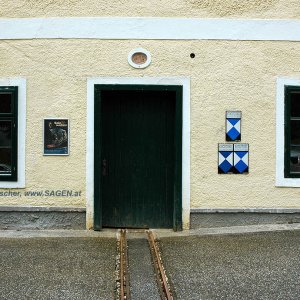 Steinberghaus - Tür zum Berg der Schätze