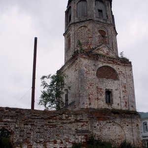 das Gottesmutter-Kloster auf dem Roten Berg