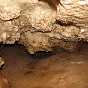 in der Karsthöhle Golubinskij Prowal