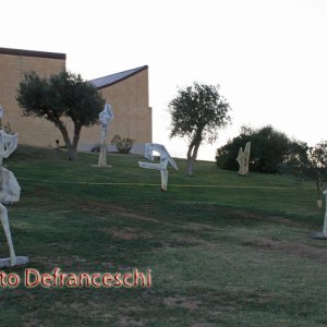 Moderne Skulpturen vor dem Nationalmuseum von Metapont