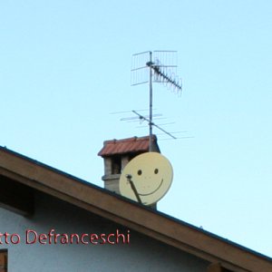 Parabolantenne mit Smiley