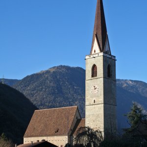 Pfarrkirche Maria Himmelfahrt in Niederlana