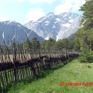 holzzaun in wildermieming