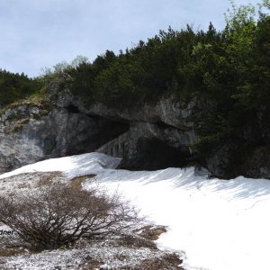 Kriegsrelikt im Schnee