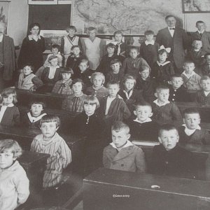 Grundschule in Zelecna 1929  (früher Eisendorf)