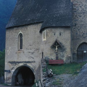 St.-Leonhard-Kirche in Laatsch im Vinschgau