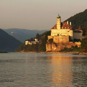 Schloss Schönbühel im Abendlicht