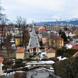 Kreuzberglkirche mit Kreuzweg