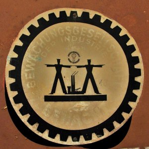 Medium 'Bewacht' in der Kategorie 'Wirtshausausleger, Nasenschild, Ausleger, Zunftzeichen'