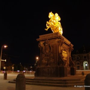 Dresdner_Nacht_Goldener_Reiter-4