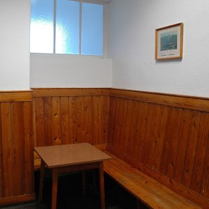 Warteraum Bahnhof Steeg-Gosau