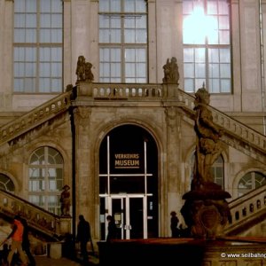 Verkehrsmuseum Dresden - Eingangstreppe