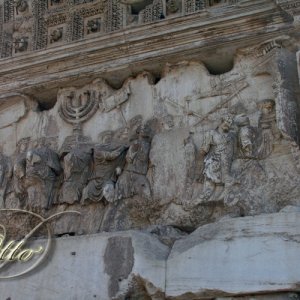 Titusbogen in Rom (Italien). Triumphzug