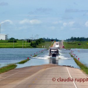 Überfluteter Highway 5 in Saskatchewan (Canada)