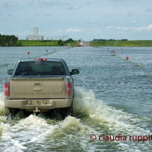 Überfluteter Highway 5 in Saskatchewan (Canada)