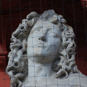 Adam hinter Gittern (Marienkapelle in Würzburg)