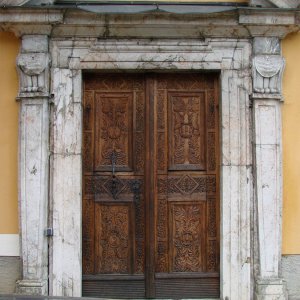 Eingang zur Kirche in Frauenberg a.d. Enns