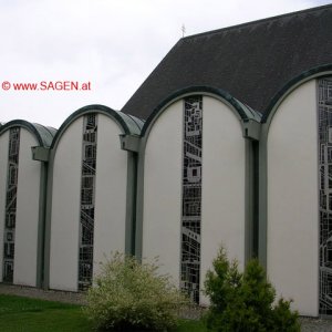 Moderne Kirchenerweiterung Ampflwang