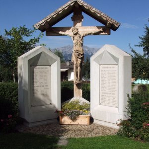 Wegkreuz Kriegerdenkmal Tulfes