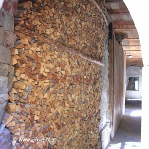 Brennholz im Kloster