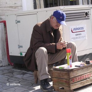 Feuerzeug- Nachfüller in Tirana