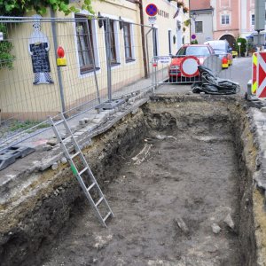 Archäologische Ausgrabungen in der Hauptdurchzugsstraße von Mautern an der 
