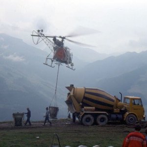 Bau von Liftstützen, Jochberg, Kitzbühel