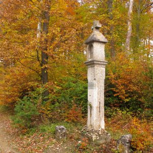 Weisses Kreuz an der "Via Sacra"