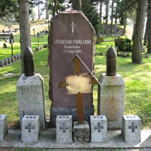 Grab- und Gedenksteine