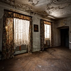 Curtains / Decay
