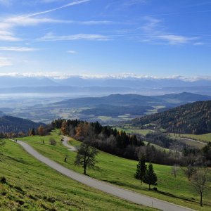 Blick vom Magdalensberg gegen Südwesten