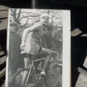 Radrennfahrer Michael Schnellinger  1933