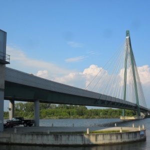 Donaubrücke Wien für die U-Bahnlinie 2