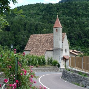 St. Helena Kirche, Töll