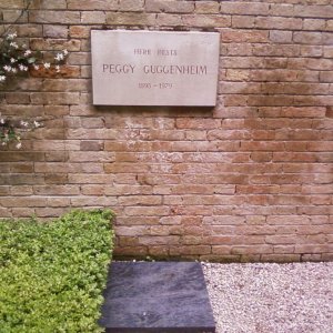 Grabmahl Peggy Guggenheim Venedig