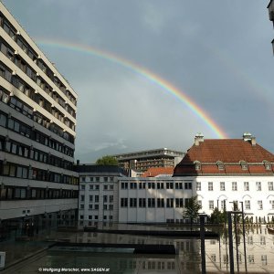 Universitäts- und Landesbibliothek Tirol im Regenbogen