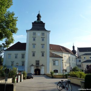 Torturm Kloster Schloss Puchheim