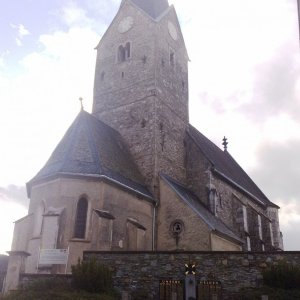 Pfarrkirche St. Andreas in Zeltschach, östl. von Friesach (K).
