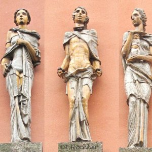 Keramikfiguren am Karl-Marx-Hof in Wien