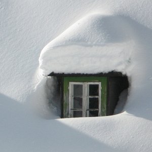 verschneit am Bauernhof