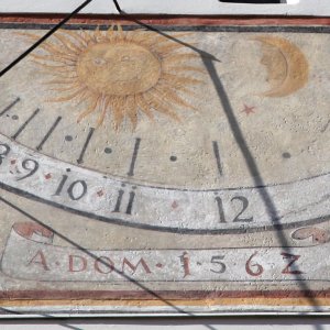 Sonnenuhr Rathaus Gumpoldskirchen