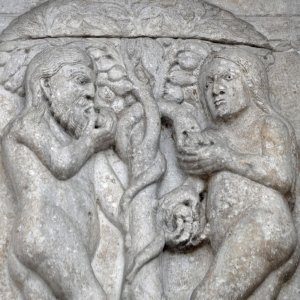 Adam und Eva am Westportal von San Zeno - Verona